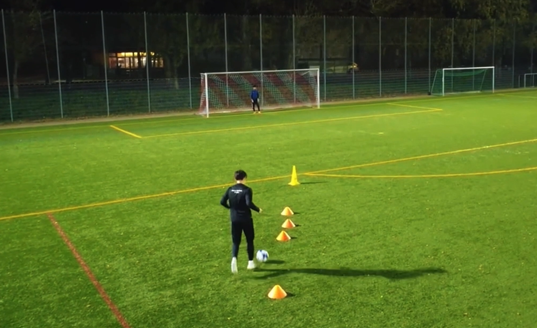 Spielnahe Torabschlussserie mit drei Abschlüssen